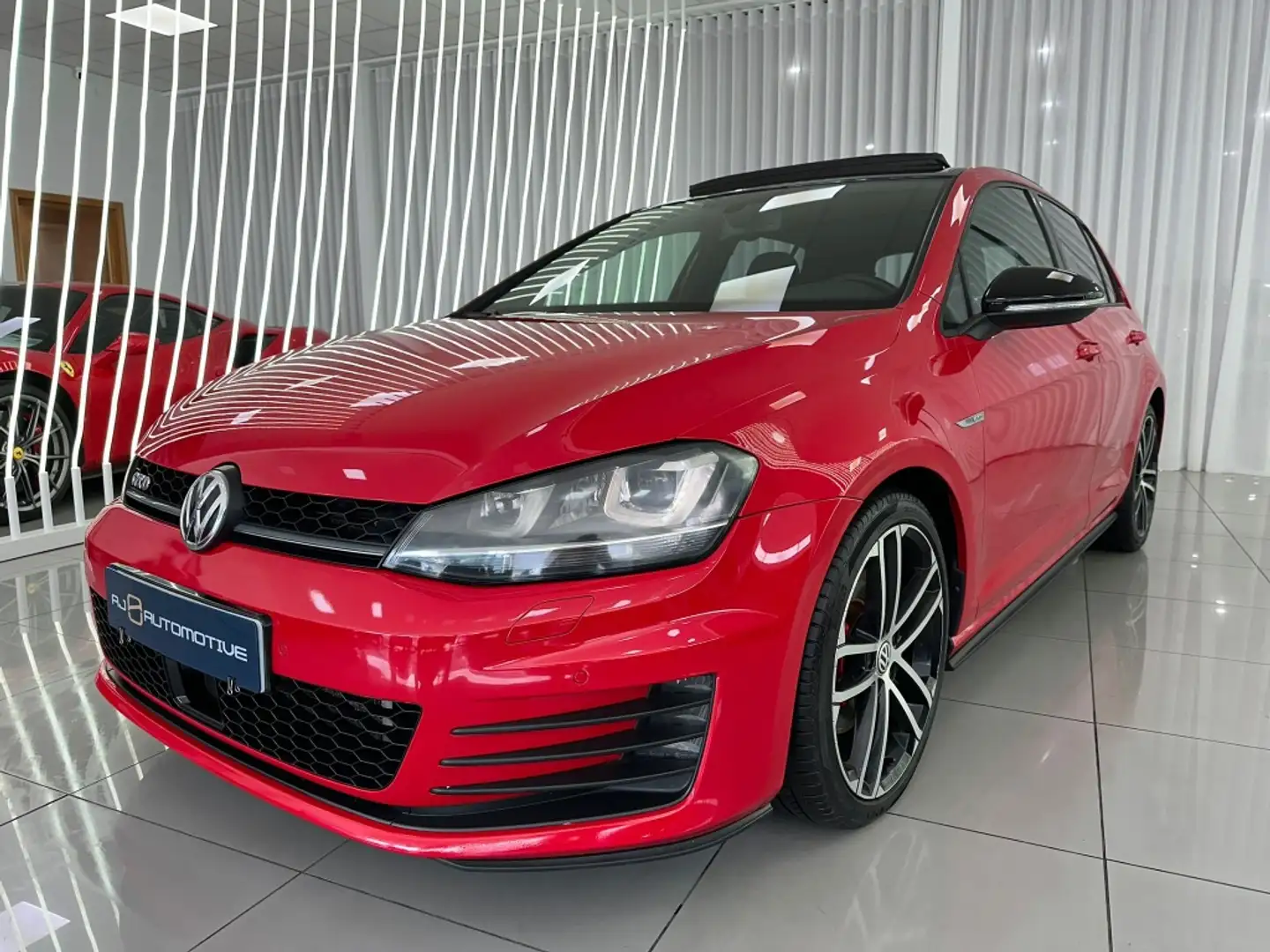 Volkswagen Golf 2.0TDI GTD DSG7 135kW Rojo - 1