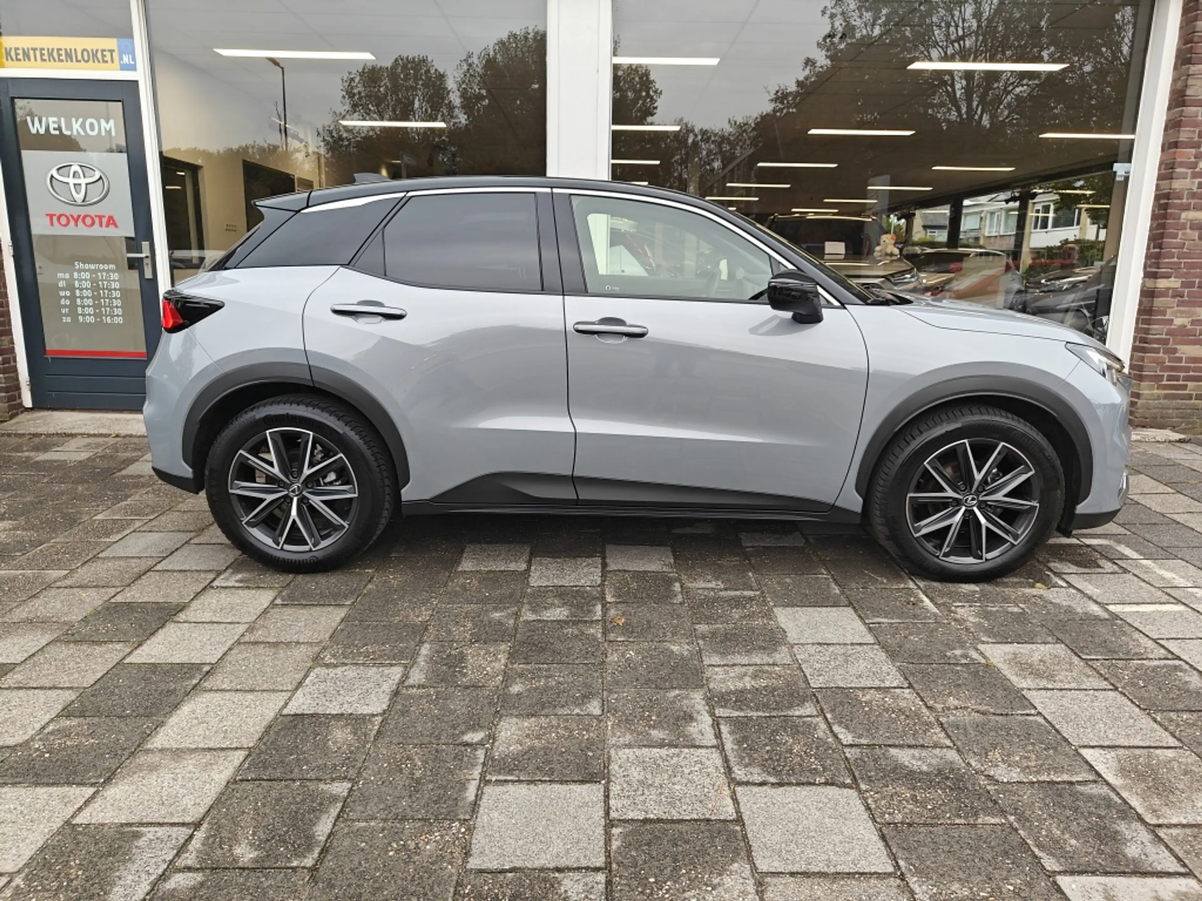 Lexus LBX LBX 1.5 Hybrid Emotion (FWD) — photo 20