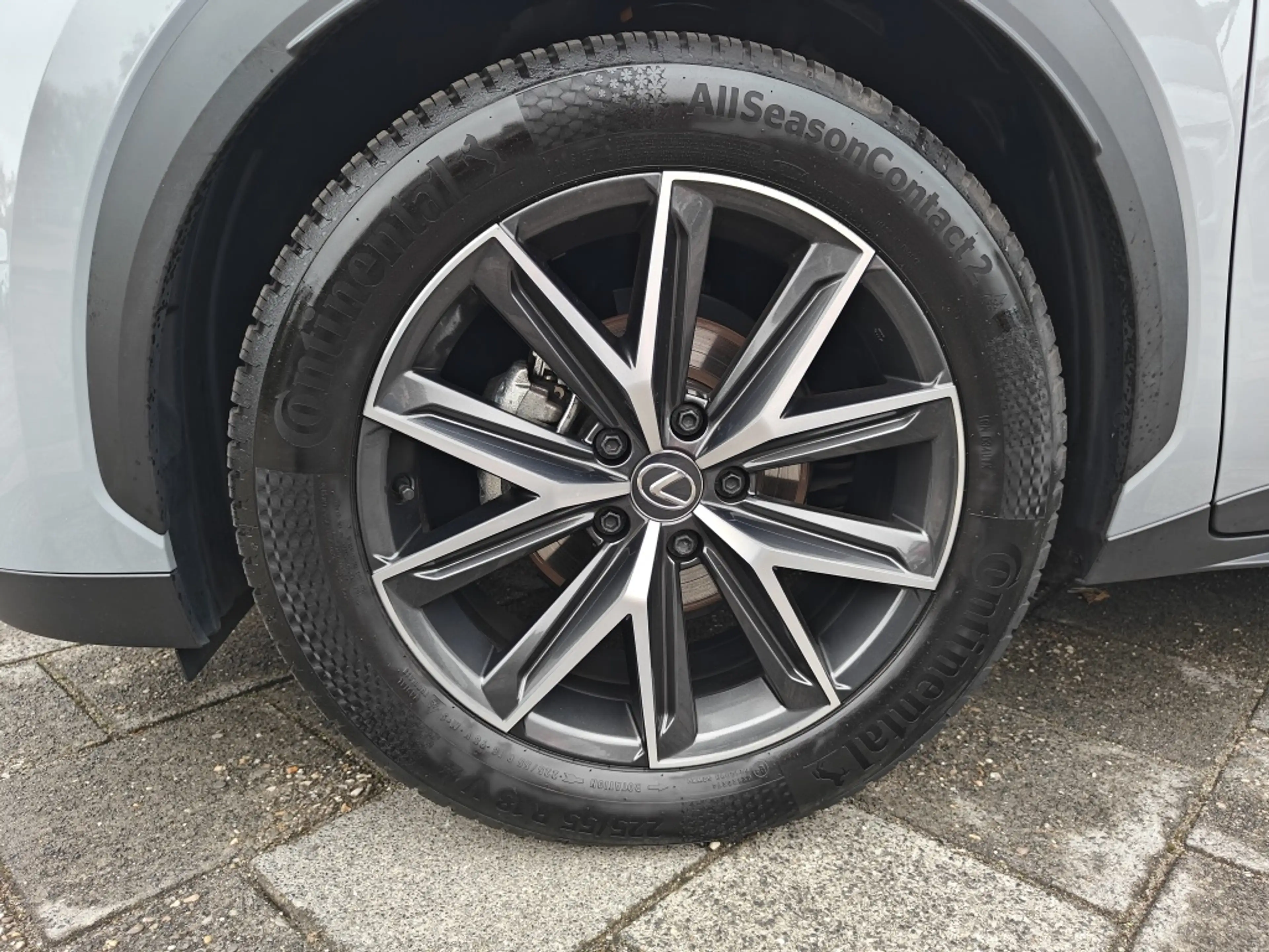 Lexus LBX LBX 1.5 Hybrid Emotion (FWD) — photo 4