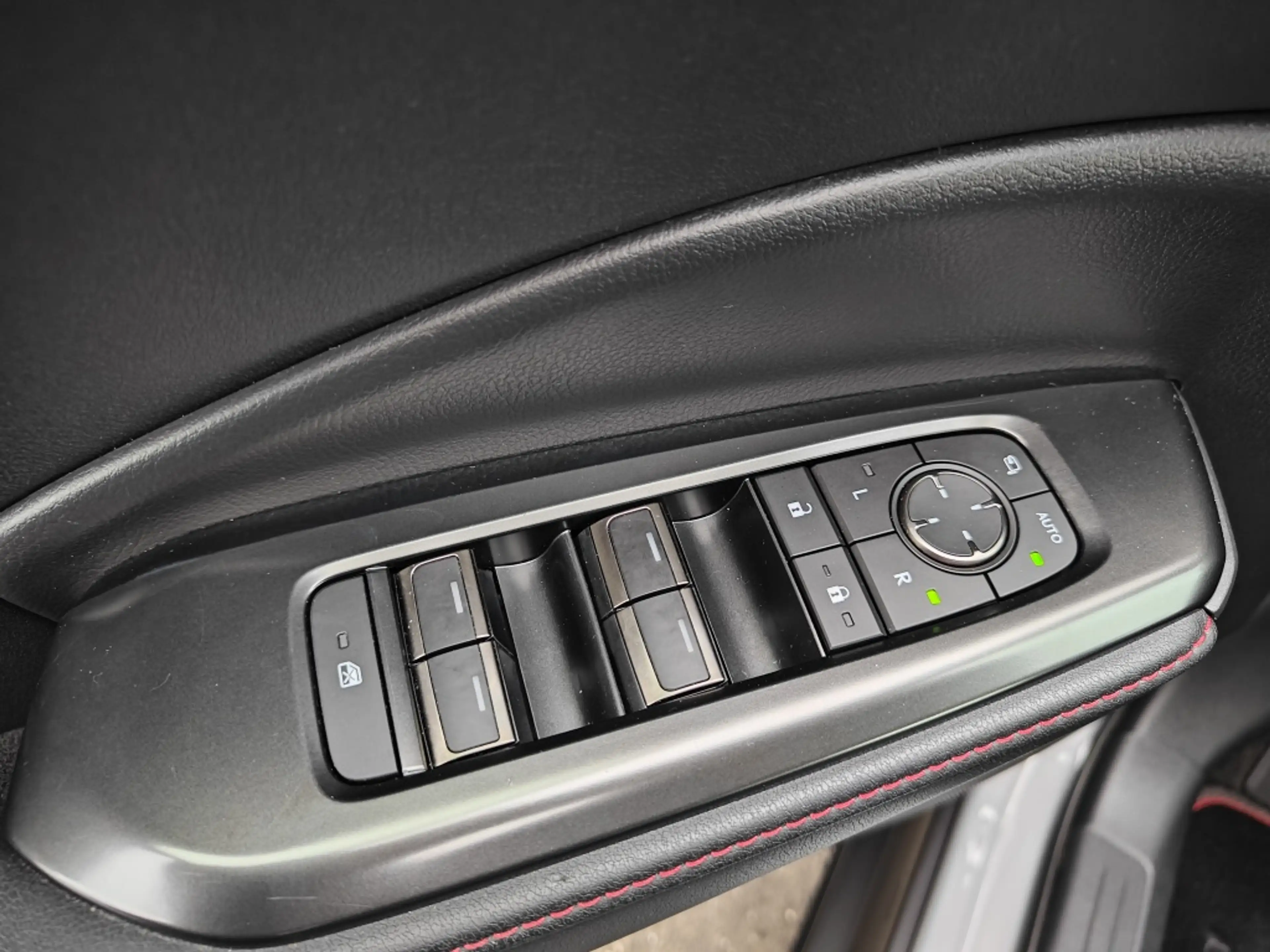 Lexus LBX LBX 1.5 Hybrid Emotion (FWD) — photo 7