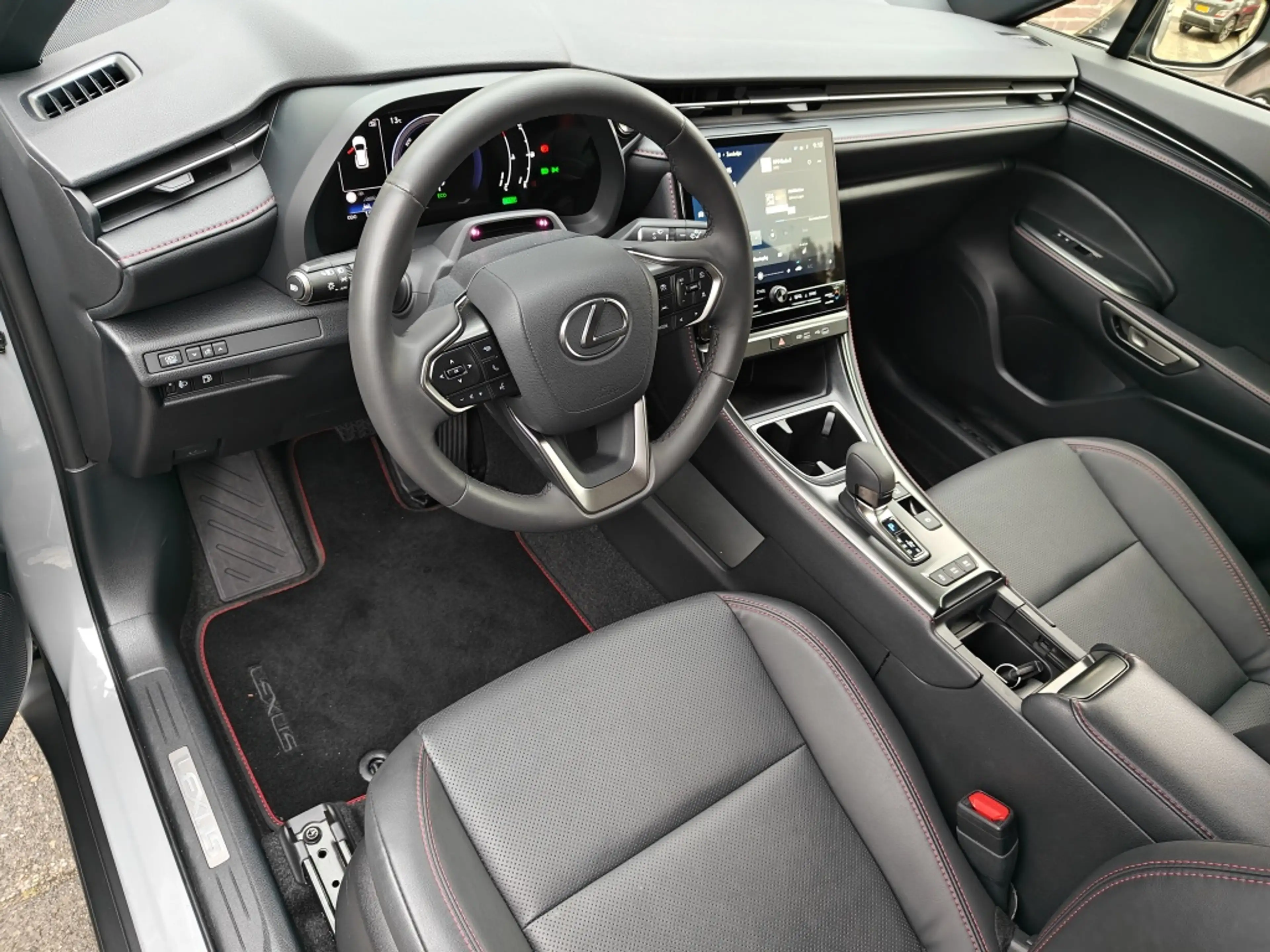 Lexus LBX LBX 1.5 Hybrid Emotion (FWD) — photo 10