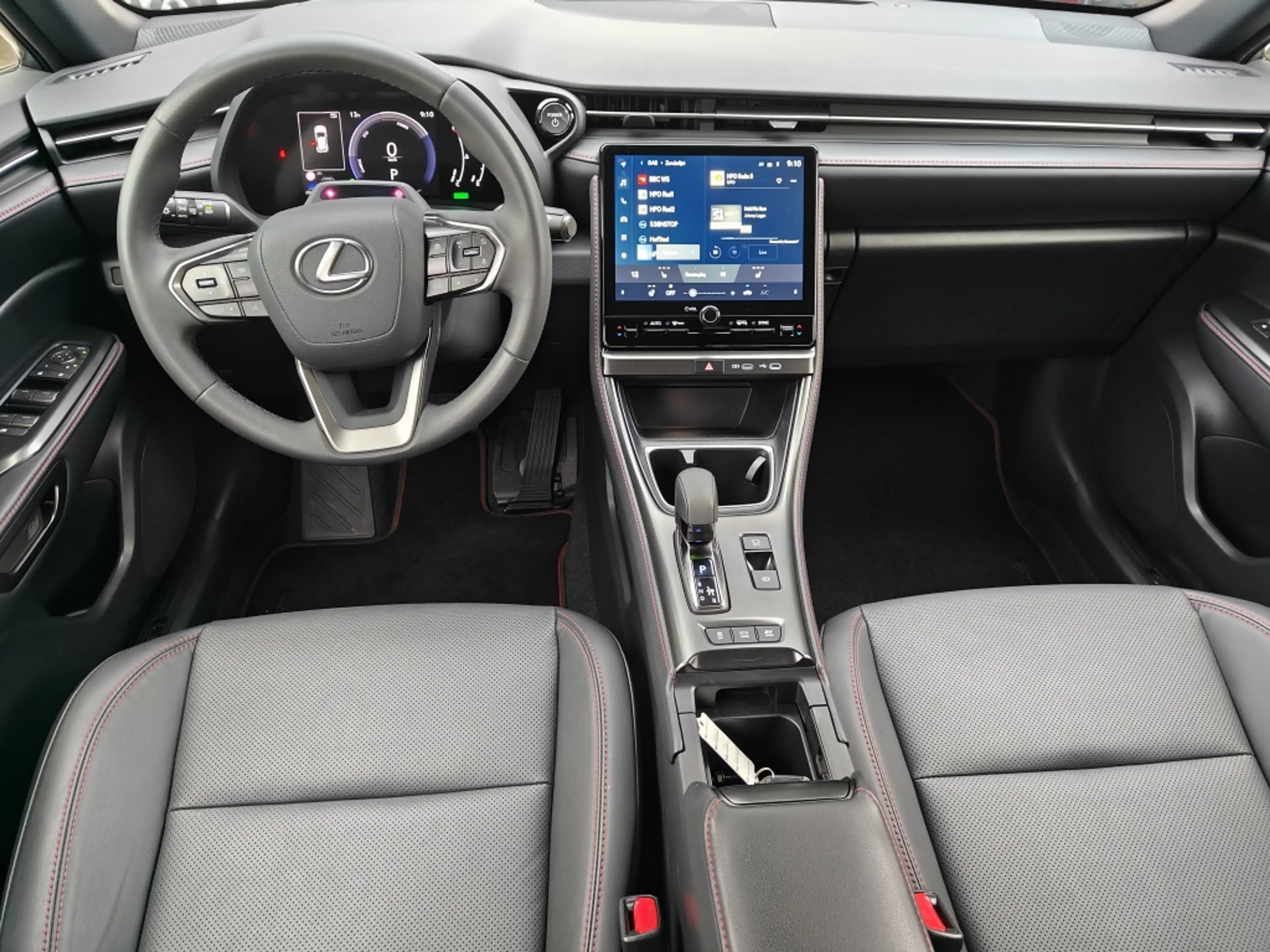 Lexus LBX LBX 1.5 Hybrid Emotion (FWD) — photo 11