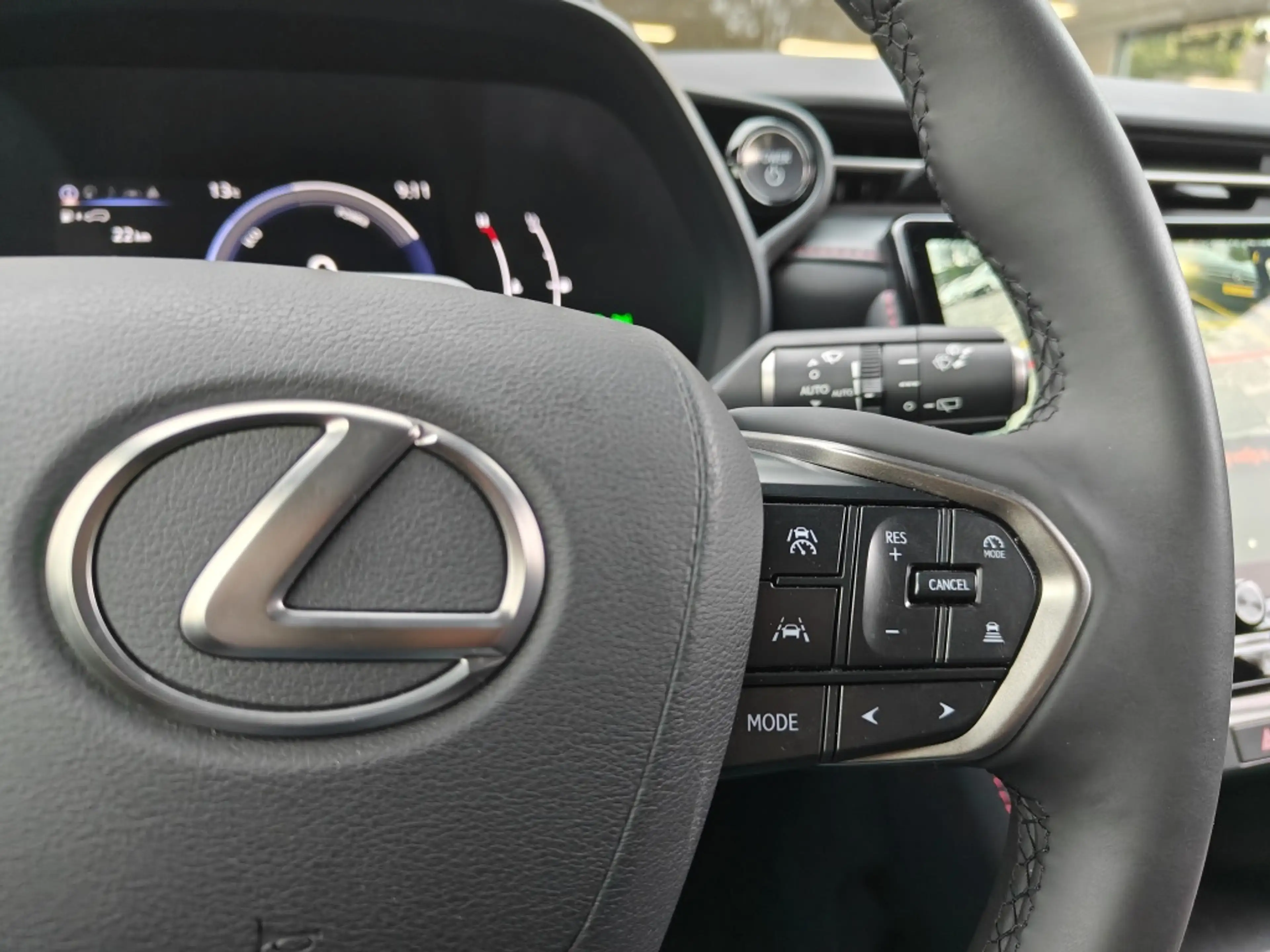 Lexus LBX LBX 1.5 Hybrid Emotion (FWD) — photo 14