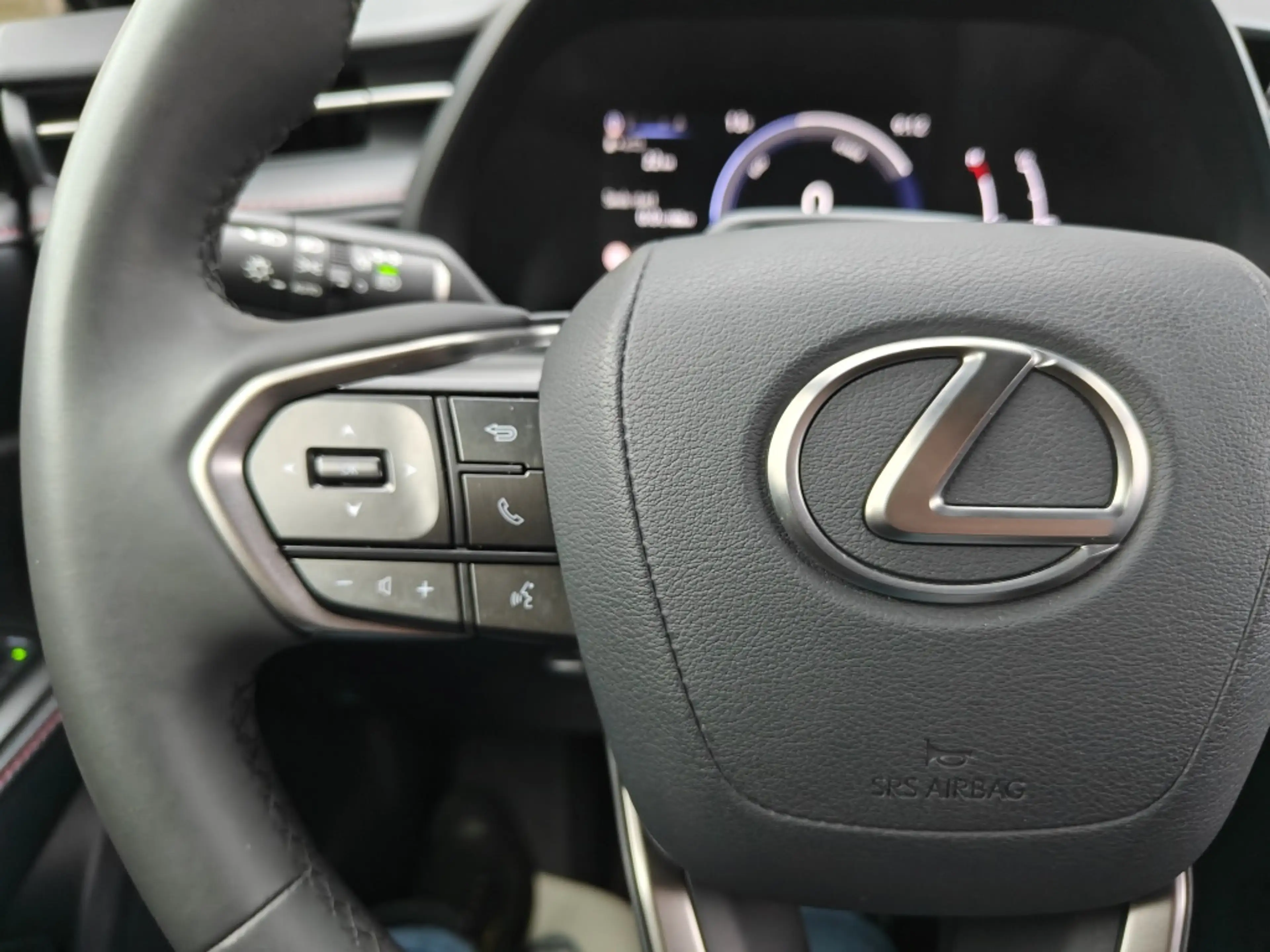 Lexus LBX LBX 1.5 Hybrid Emotion (FWD) — photo 12