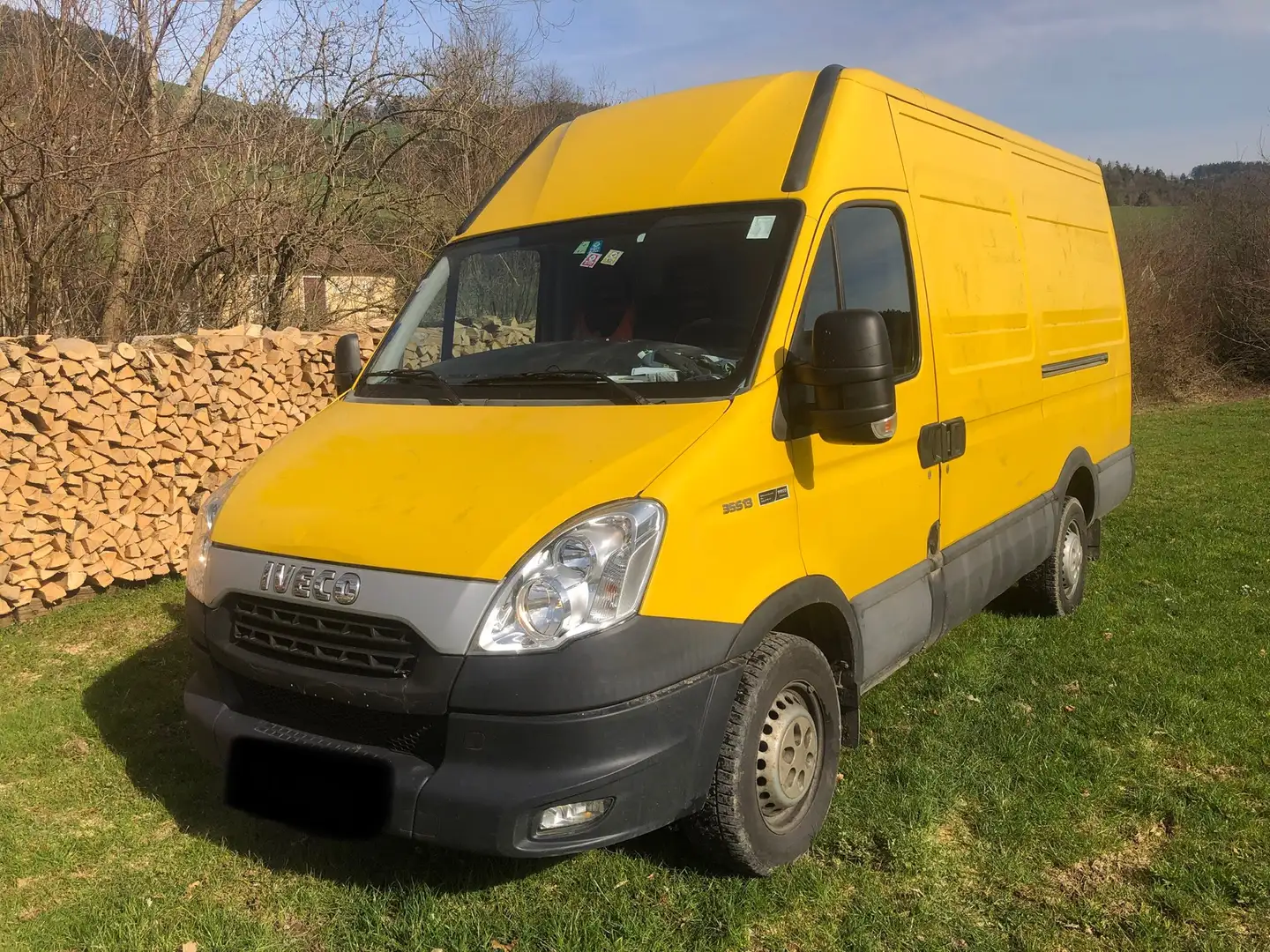 Iveco Daily 35 S 13 V Geel - 1