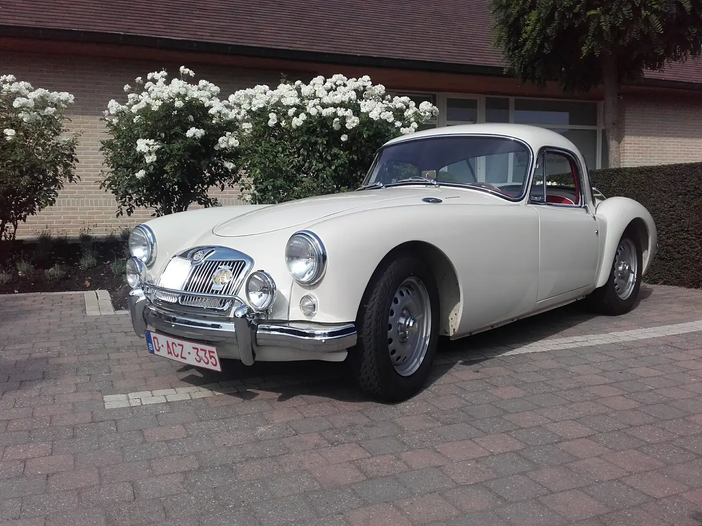 MG MGA Twincam coupé bijela - 1