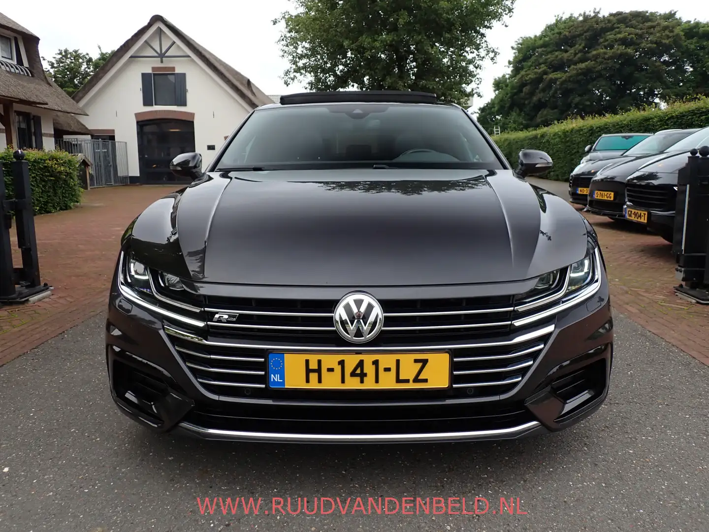 Volkswagen Arteon 2.0TSI R-LINE PANODAK/SPORTLEER/ACC/CAMERA/CARPLAY Grijs - 2
