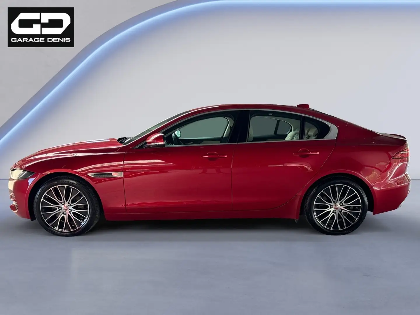 Jaguar XE 2.0 D AWD R-Dynamic HSE*4X4*BOITE-AUTO*GPS*LED* Rouge - 2