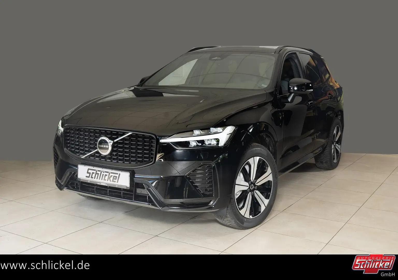 Volvo XC60 T6 Recharge AWD Plus Dark Plug-in Hybrid Navi ACC Černá - 1
