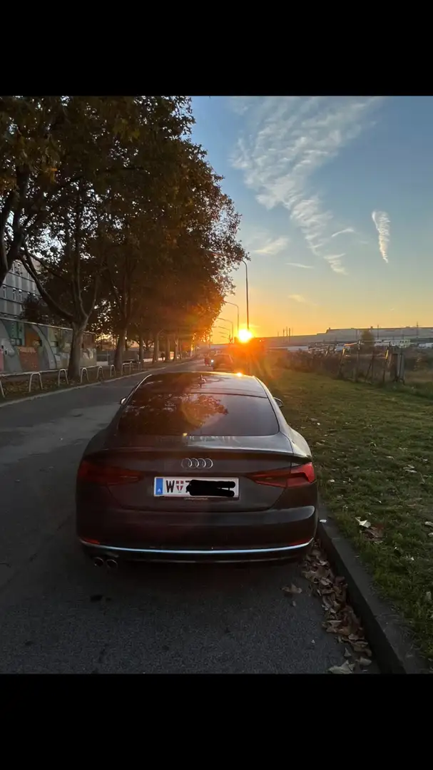 Audi A5 SB sport 2,0 TDI S-tronic Černá - 2