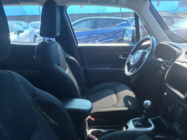 Jeep Renegade view 7