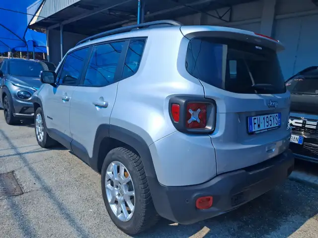 Jeep Renegade view 12