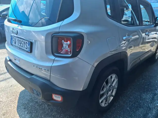 Jeep Renegade view 6