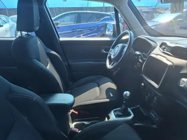 Jeep Renegade view 16