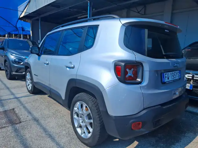 Jeep Renegade view 13