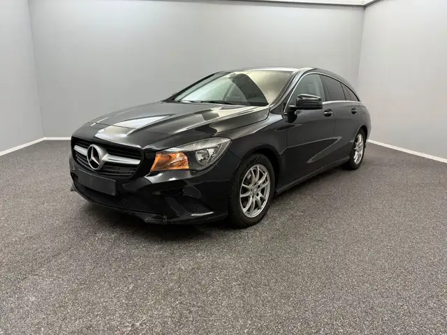 Mercedes-Benz CLA 200 PANO*AHK*MEMO*T-LEDER