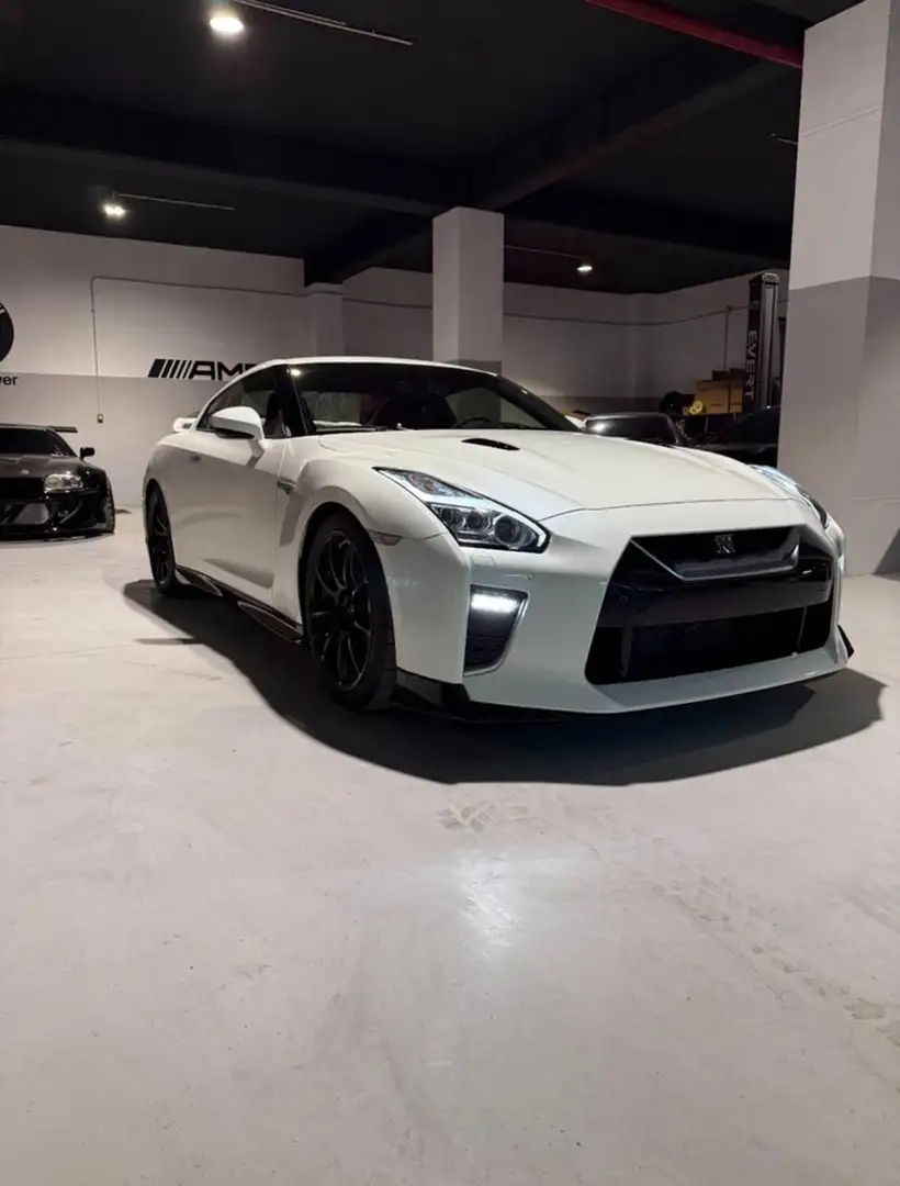 Nissan GT-R 3.8 V6 Nismo Weiß - 2