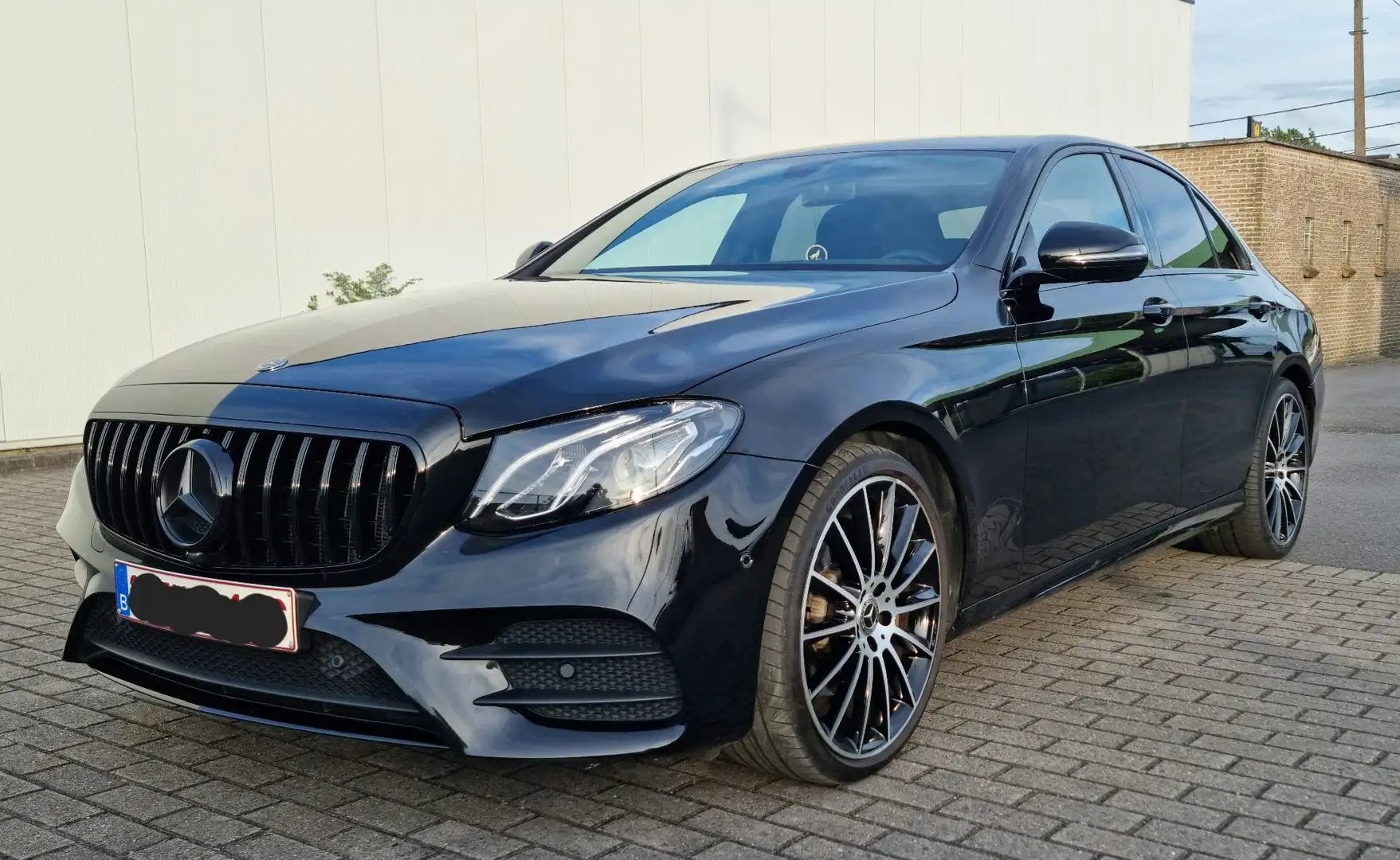 Mercedes-Benz E 200 9G-TRONIC AMG Line - 1