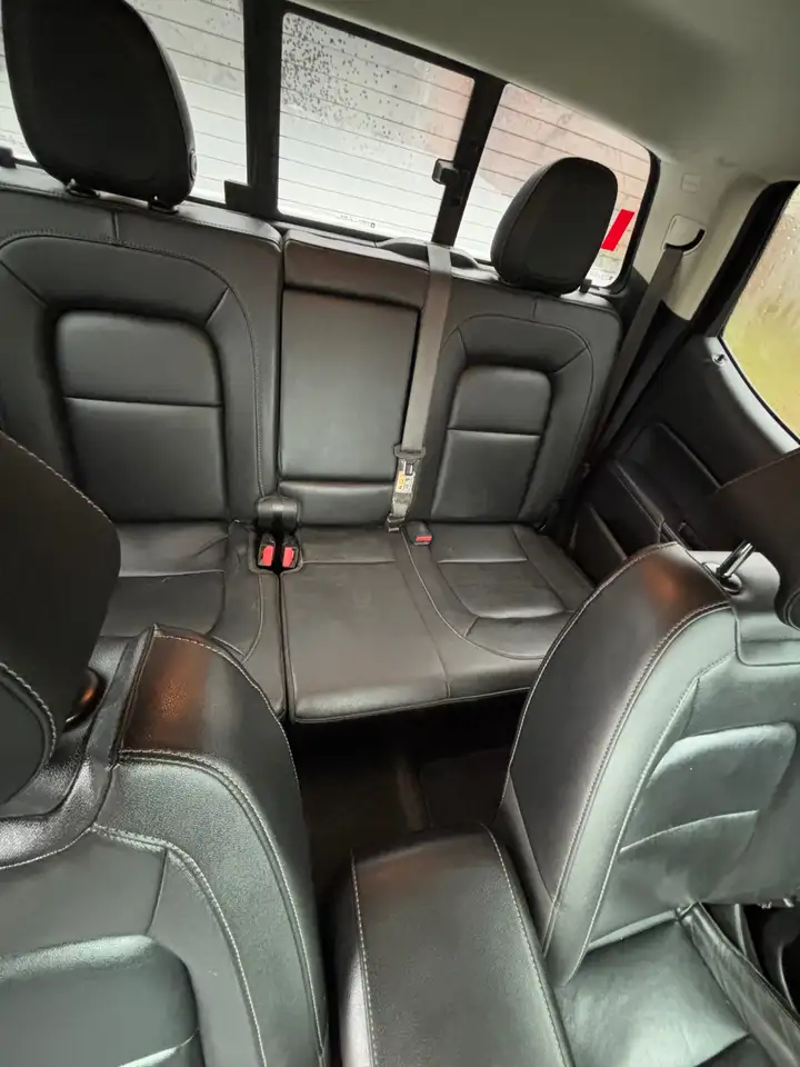 GMC Canyon photo GMC Canyon