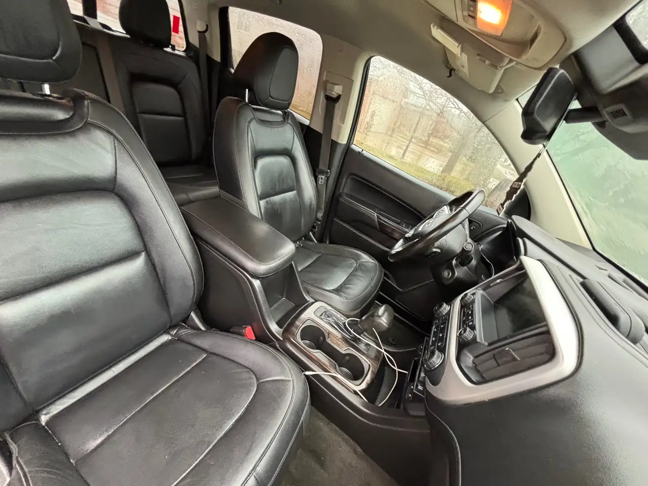 GMC Canyon photo GMC Canyon