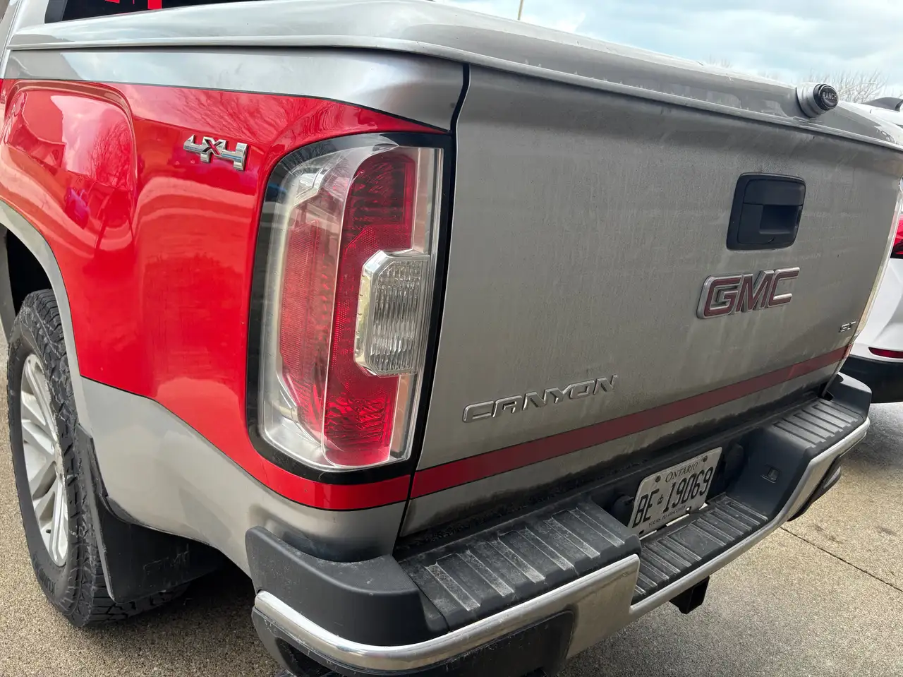 GMC Canyon photo GMC Canyon