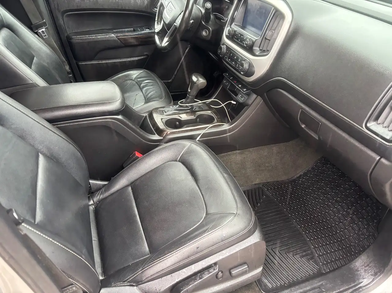 GMC Canyon photo GMC Canyon