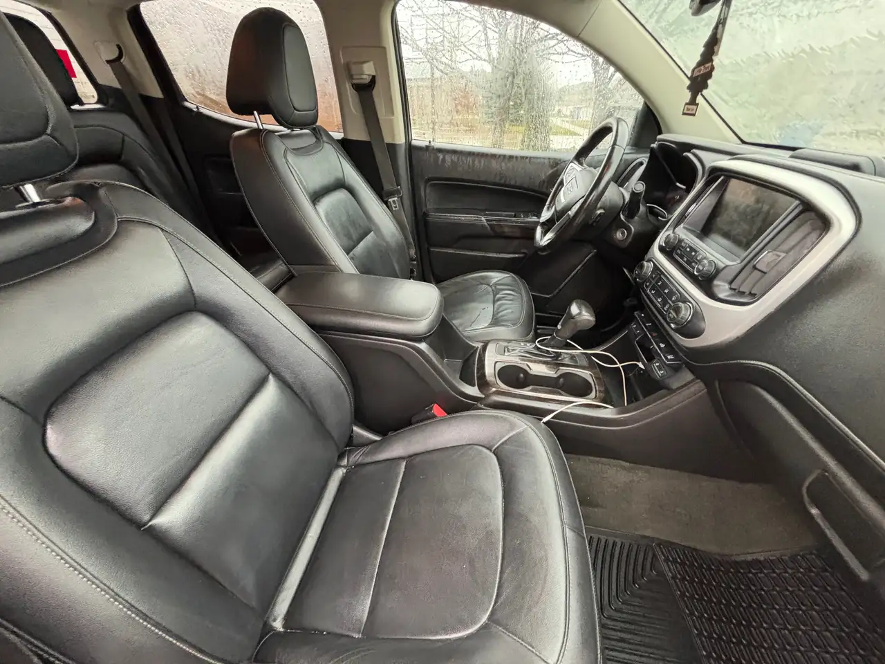 GMC Canyon photo GMC Canyon
