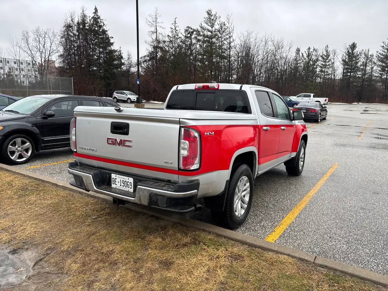 GMC Canyon photo GMC Canyon