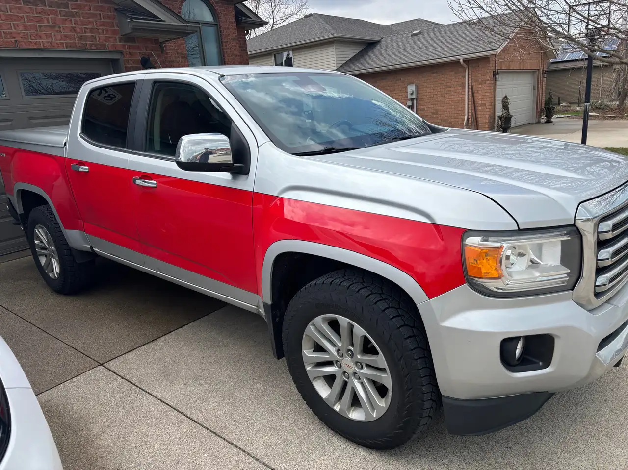 GMC Canyon photo GMC Canyon