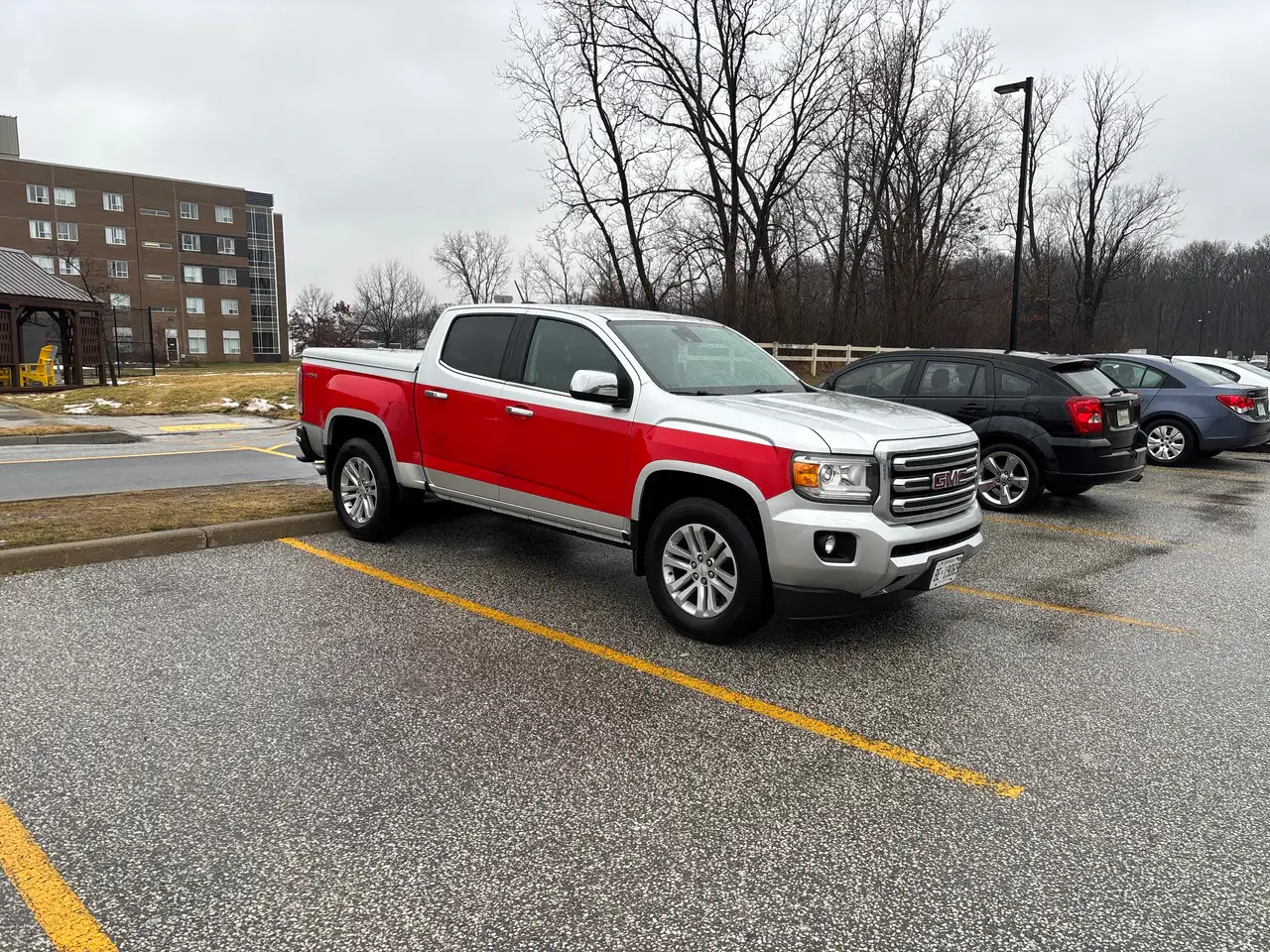 GMC Canyon photo GMC Canyon