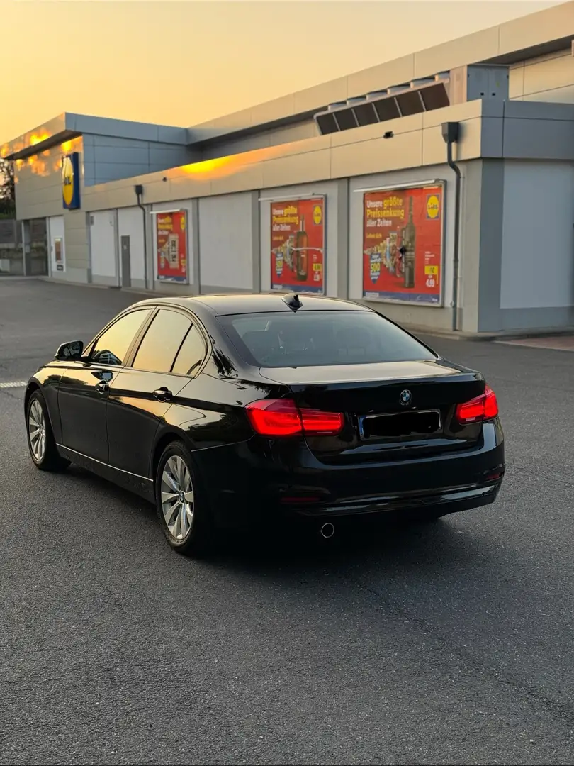BMW 316 Automatique Euro 6 Facelift Zwart - 2