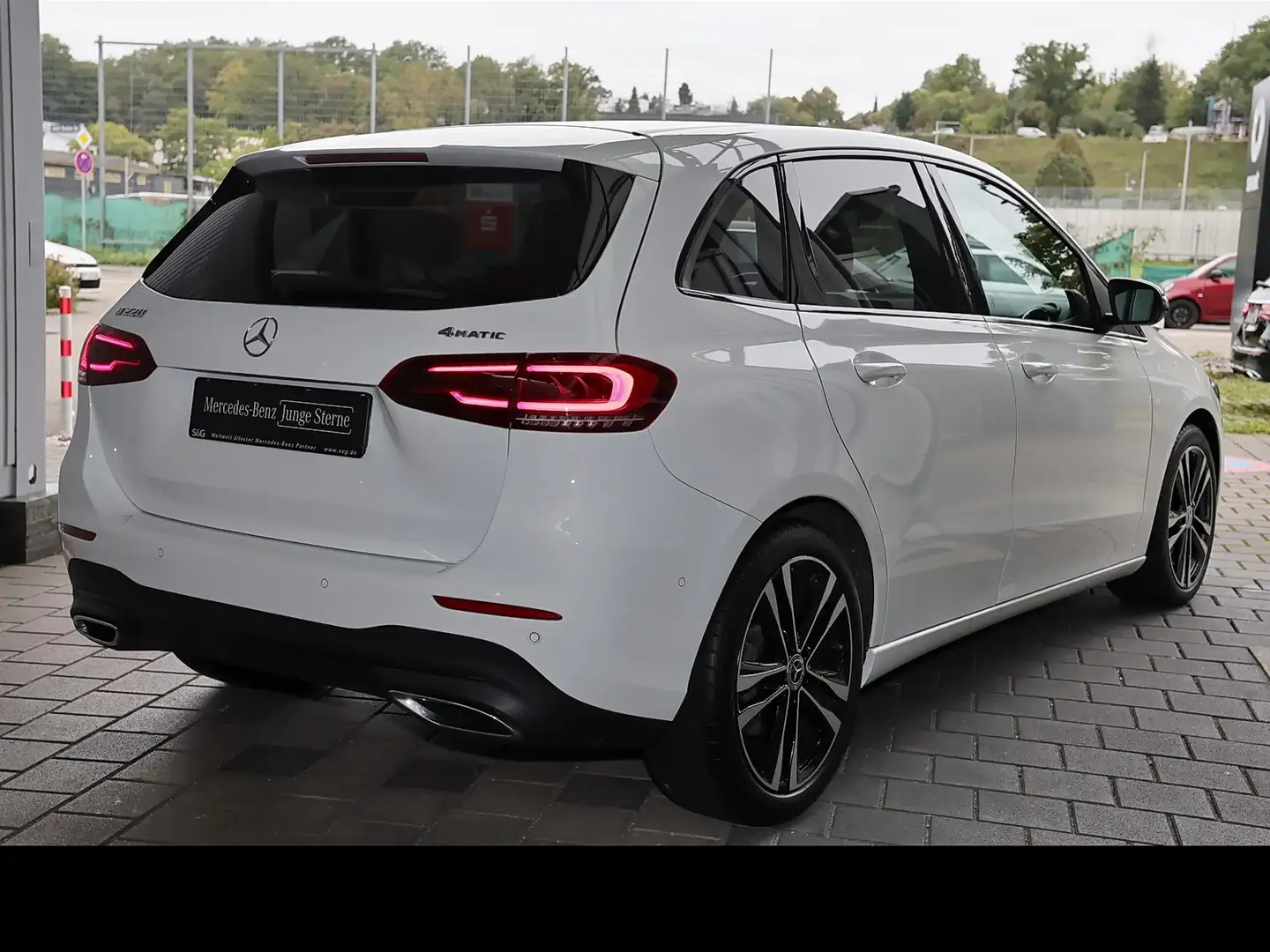 Mercedes-Benz B 200 AHK+KAMERA+LED+SPUHALTE+MBUX+PDC+17 ZOLL Weiß - 2