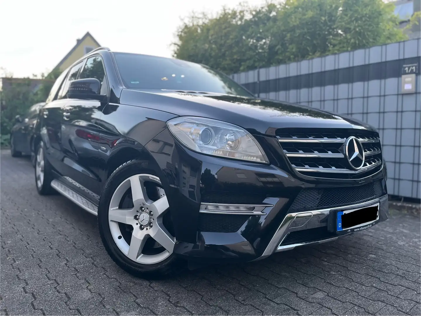 Mercedes-Benz ML 350 4MATIC (BlueEFFICIENCY) 7G-TRONIC AMG Line - 2