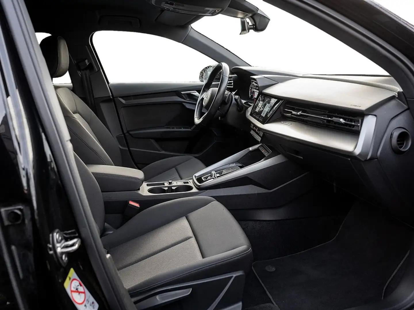 Audi A3 Sportback S line 40 TFSI quattro MATRIX NA Schwarz - 2