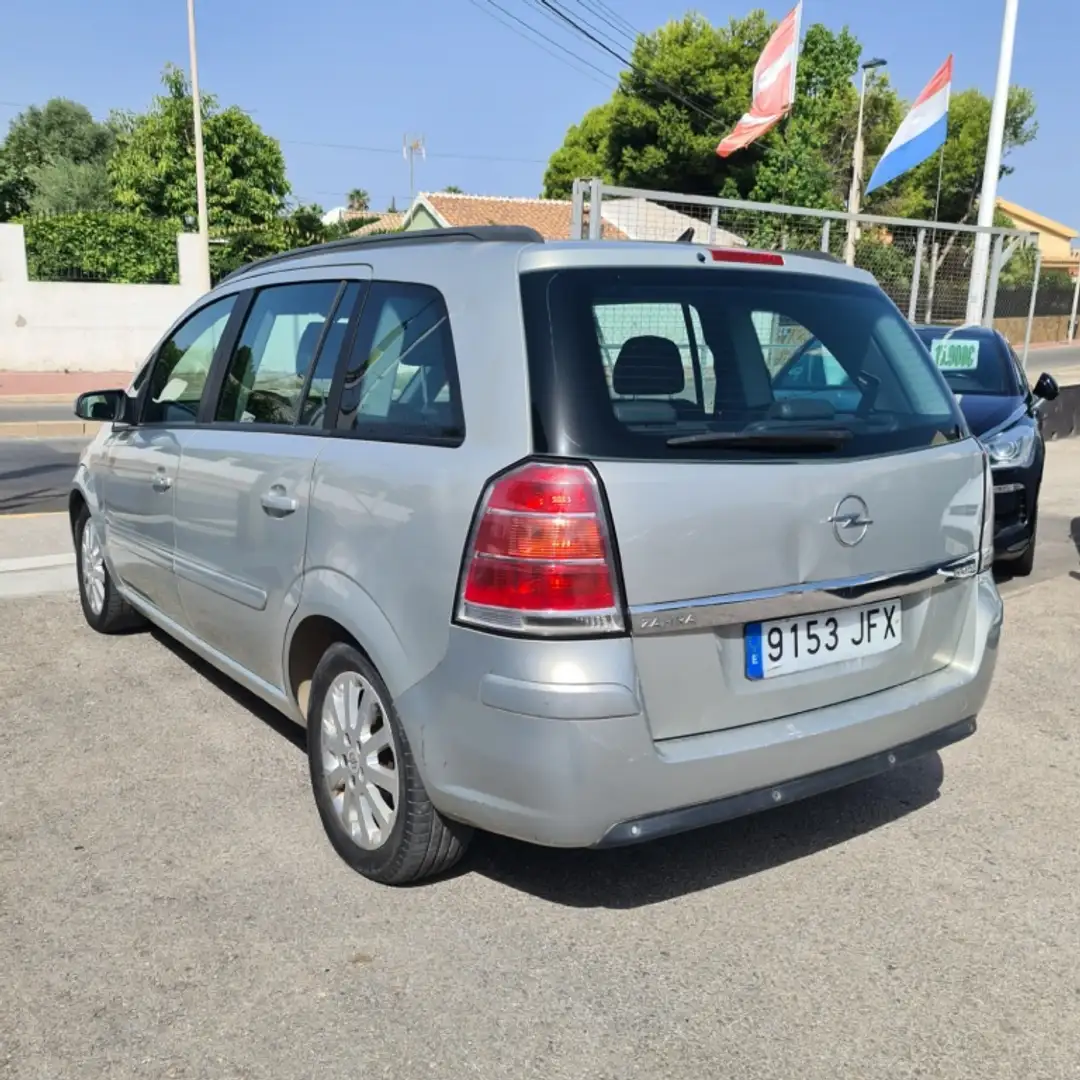 Opel Zafira 1.9CDTi Enjoy Aut. 120 Grau - 2