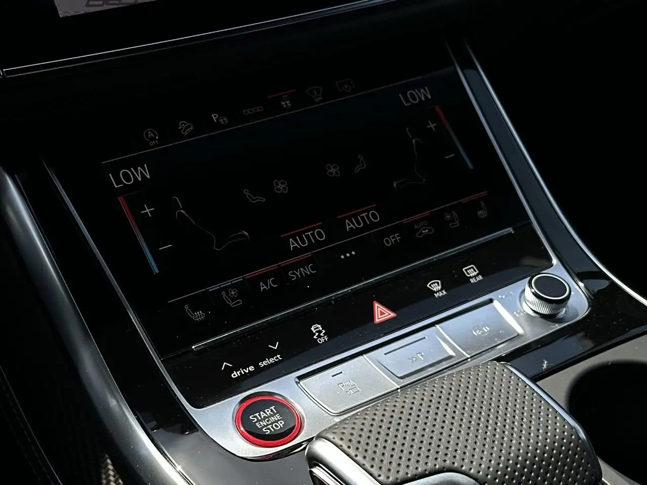 Audi SQ7 снимка Audi SQ7