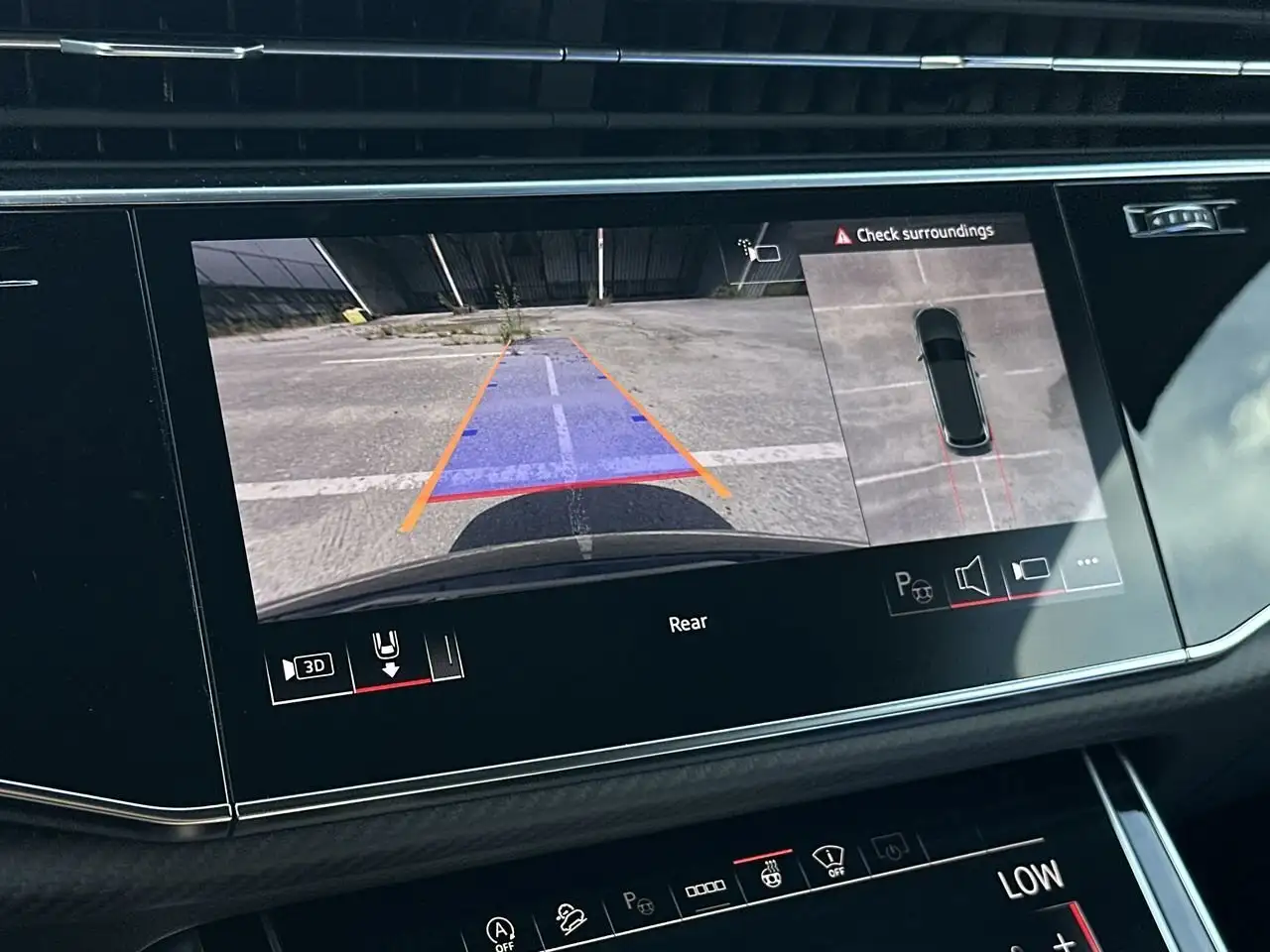 Audi SQ7 снимка Audi SQ7