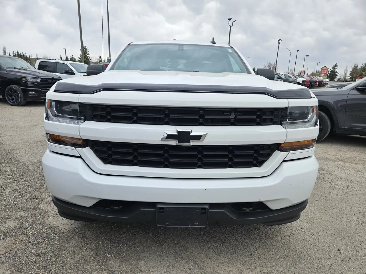 Chevrolet Silverado 1500 снимка Chevrolet Silverado 1500