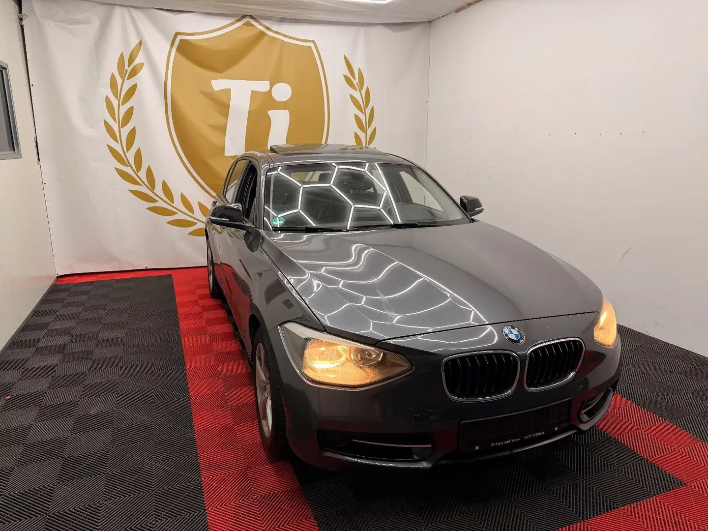 BMW 116 *116i*Limousine*5-trg.*Automatik*Sportline*TÜV* Gris - 2