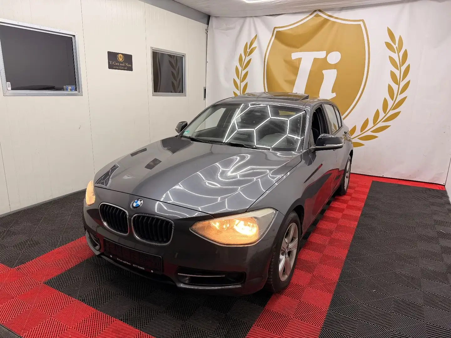 BMW 116 *116i*Limousine*5-trg.*Automatik*Sportline*TÜV* Gris - 1