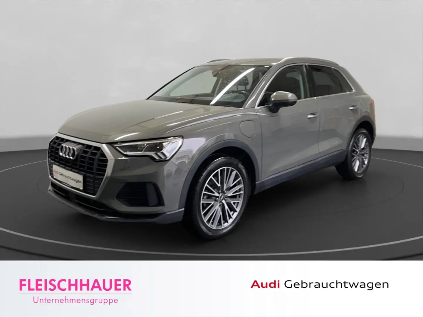 Audi Q3 45 TFSI e S tron ACC Navi DAB Rückfahrkam. LED PDC Grijs - 1