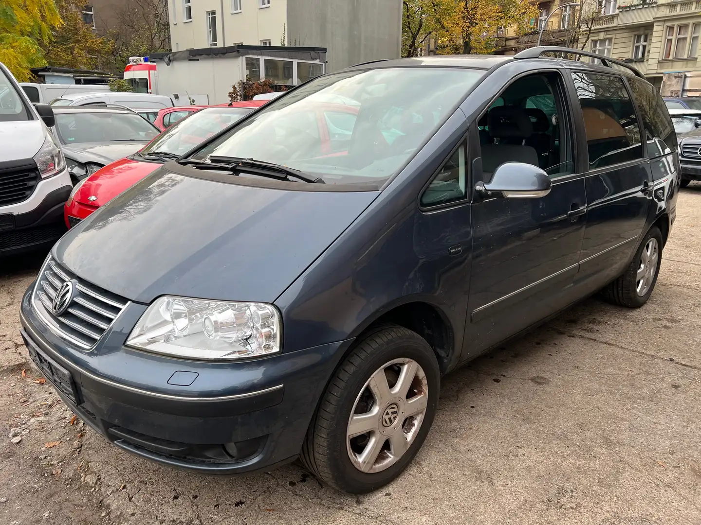 Volkswagen Sharan 1.9 TDI 7-Sitzer Automatik Xenon TÜV/AU 02/26 Gri - 1