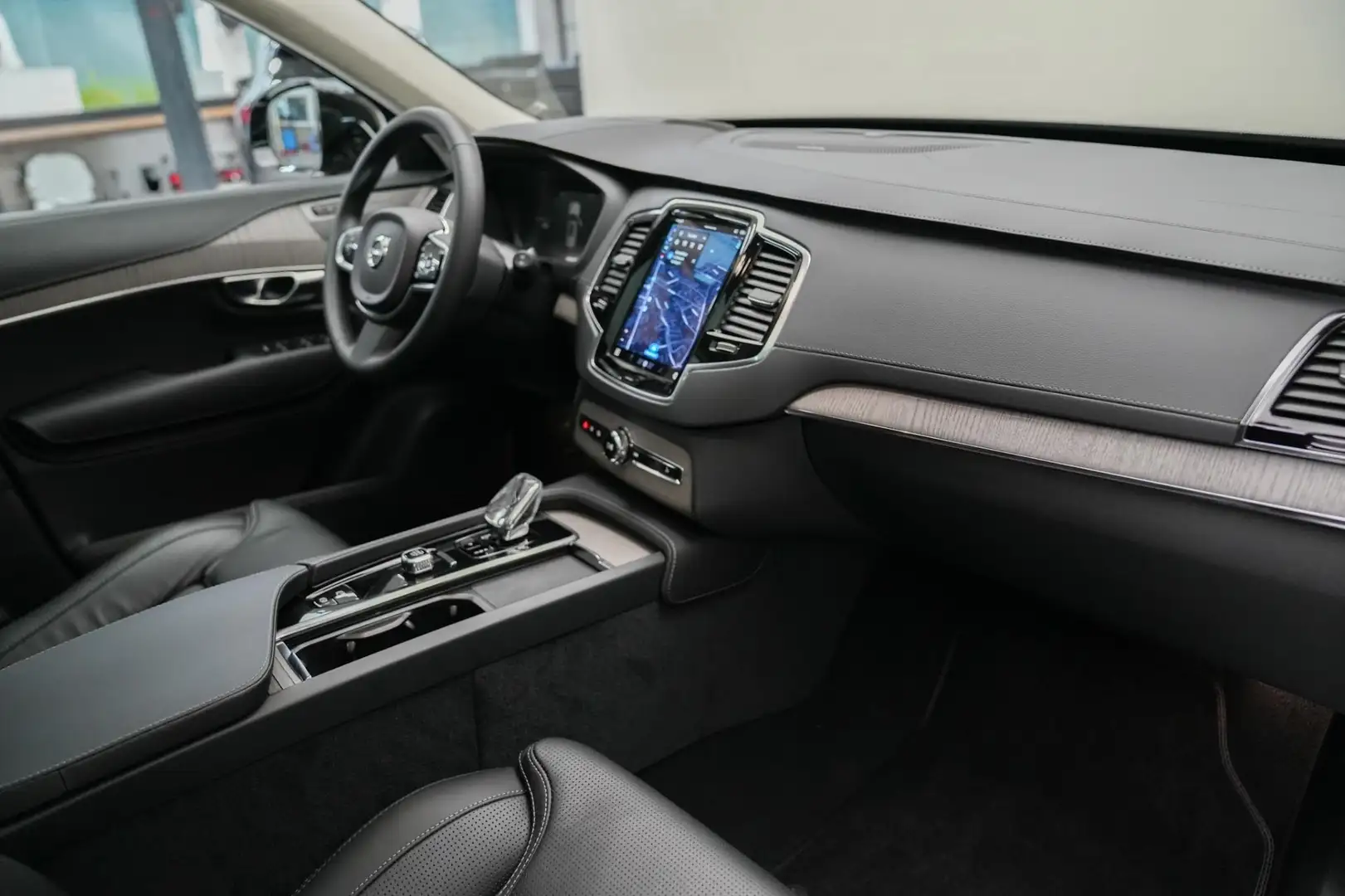 Volvo XC90 D5 AWD Momentum Ultimate Dark 7 Sitzer Schwarz - 2