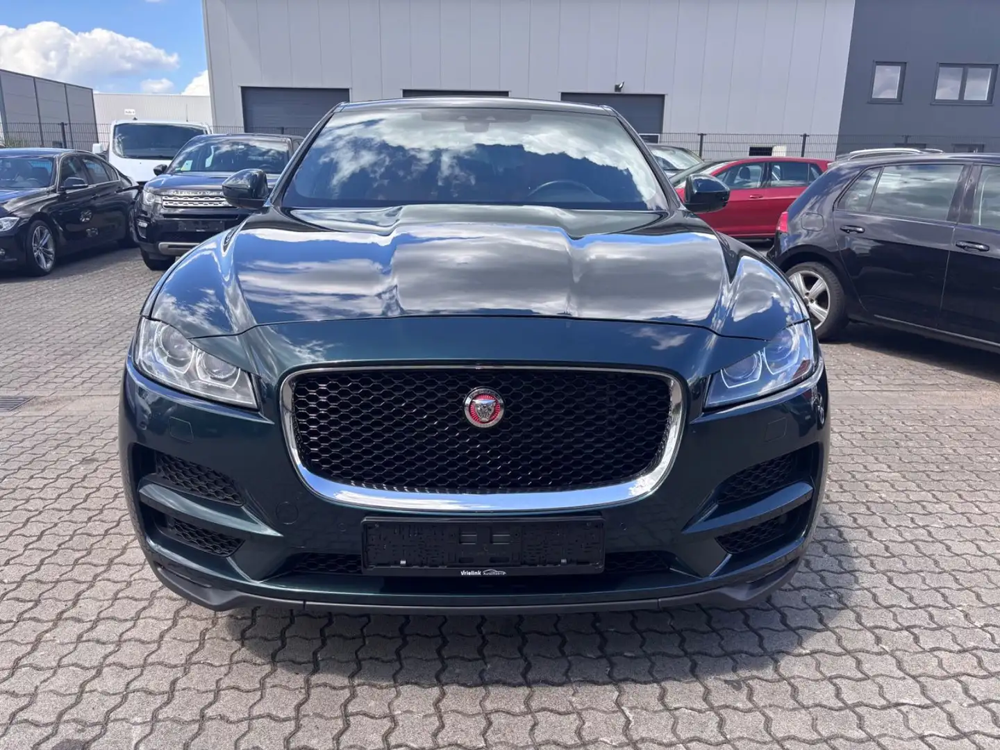 Jaguar F-Pace 2.0d Aut. Portfolio AWD Panorama Leder Zelená - 2