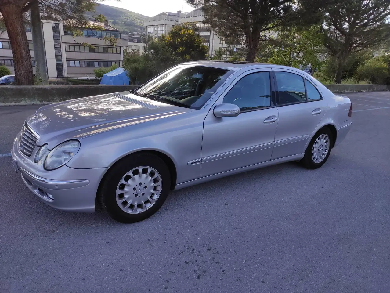 Mercedes-Benz E-Class E 270 2002