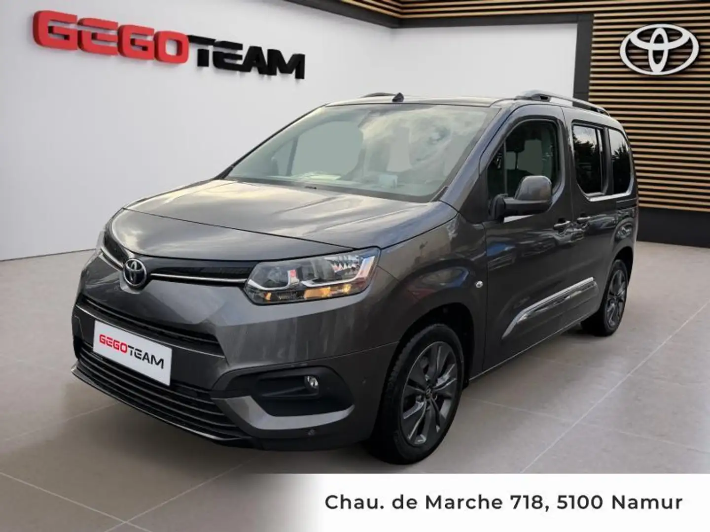 Toyota Verso TRACKS Grijs - 1