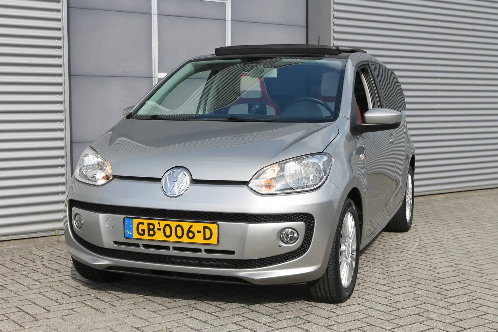 Volkswagen up! 1.0 high up! BlueMotion I Airco I Pano.Dak I Cruis Grijs - 2