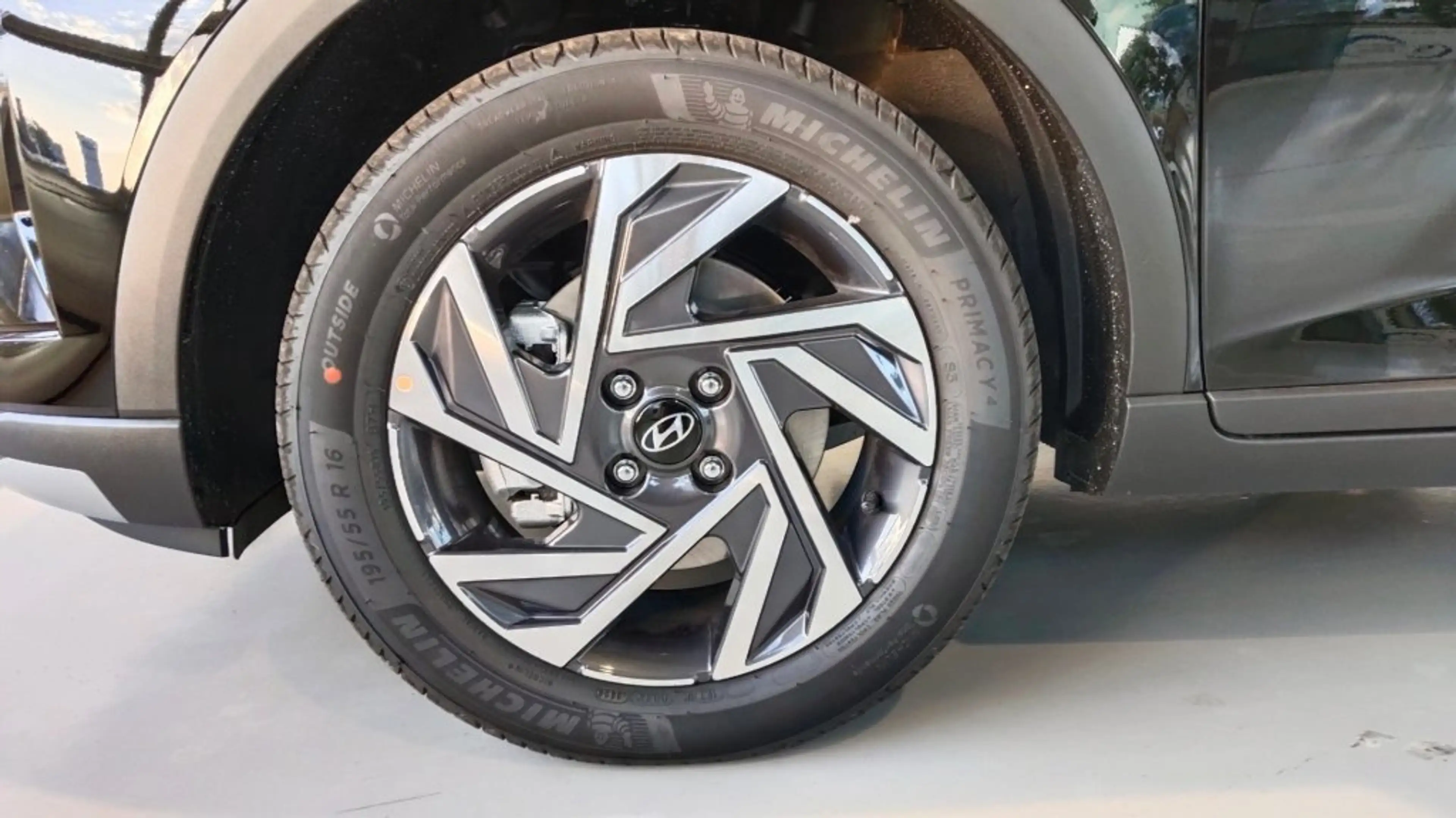 Hyundai BAYON GO Plus 1.0 T-GDI DCT y6bu2-PP4 — photo 8