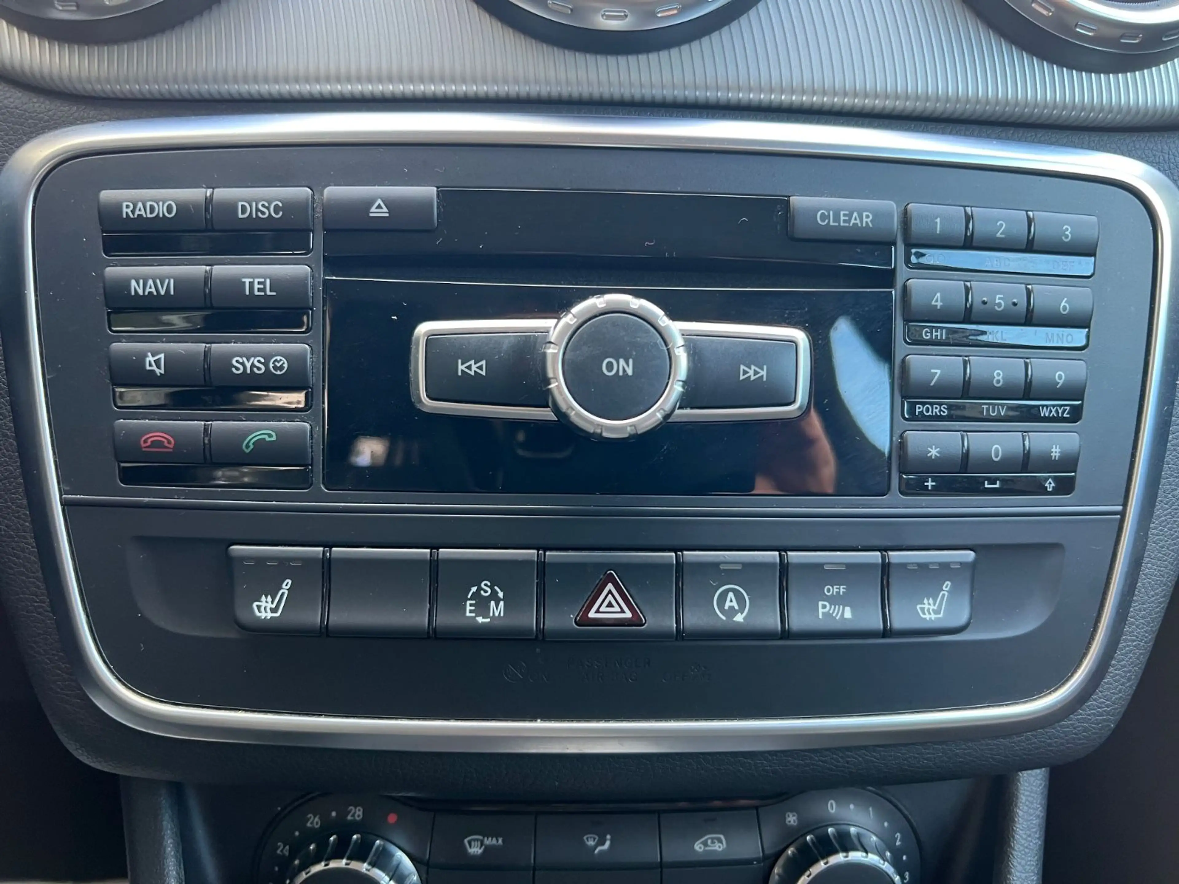Mercedes-Benz GLA 180 Sport Automatik Xenon 2.Hand — photo 15