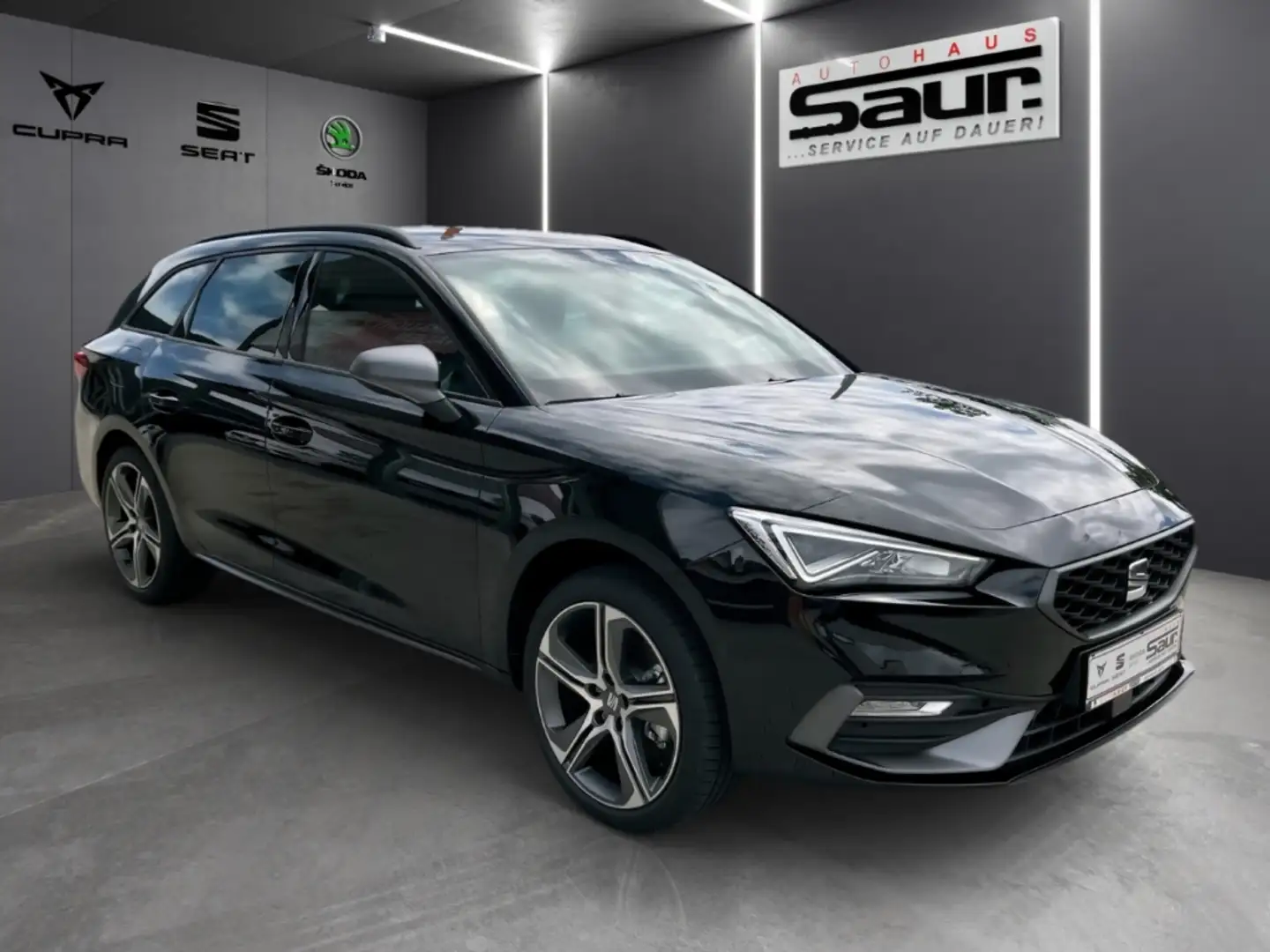 SEAT Leon Sportstourer FR Plus 1.5 eTSI DSG AHK VOLL LED SHZ Noir - 2